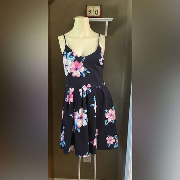 Soprano Dresses & Skirts - Soprano Floral Spaghetti Strap Dress Women’s size Small